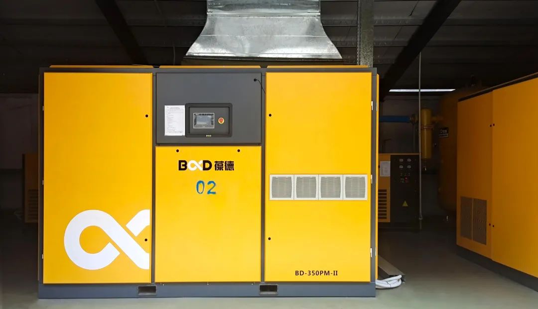 PET吹瓶配套空壓機如何選?行業標桿話你知!