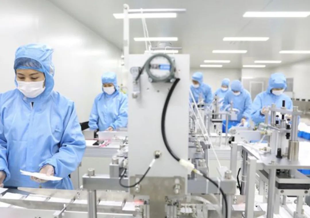 暖心守護(hù),空壓機(jī)科技助力醫(yī)療及防疫,葆德在行動(dòng)!