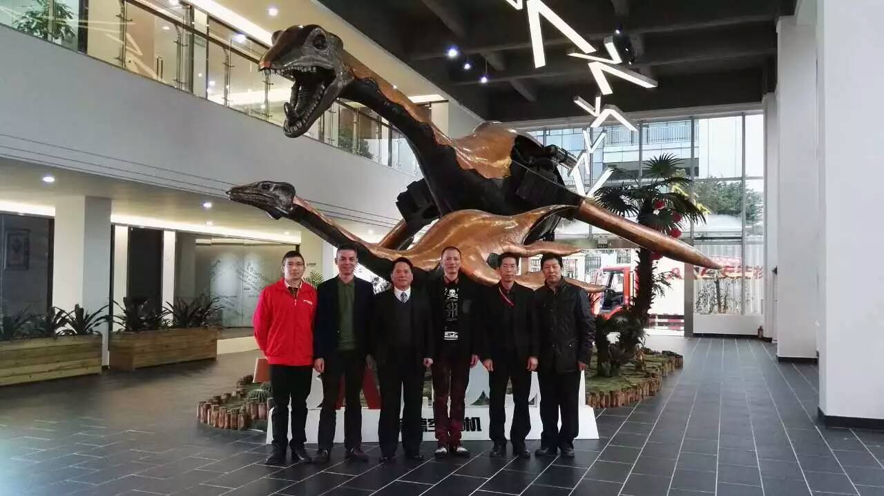 東鵬控股董事長、佛山市梅州商會會長何新明蒞臨葆德集團參觀考察