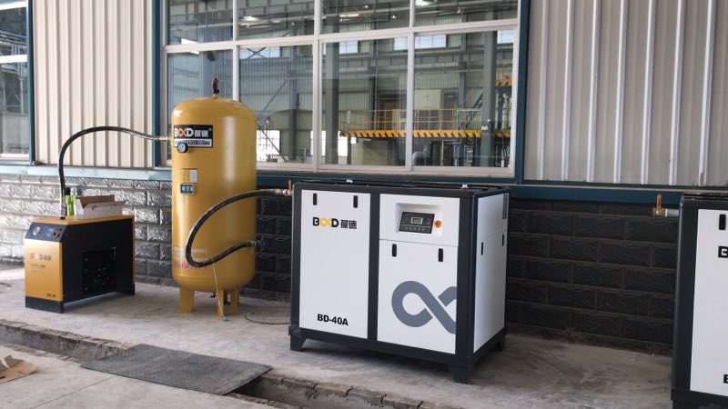 無油空氣壓縮機和空氣壓縮機有什么區別？