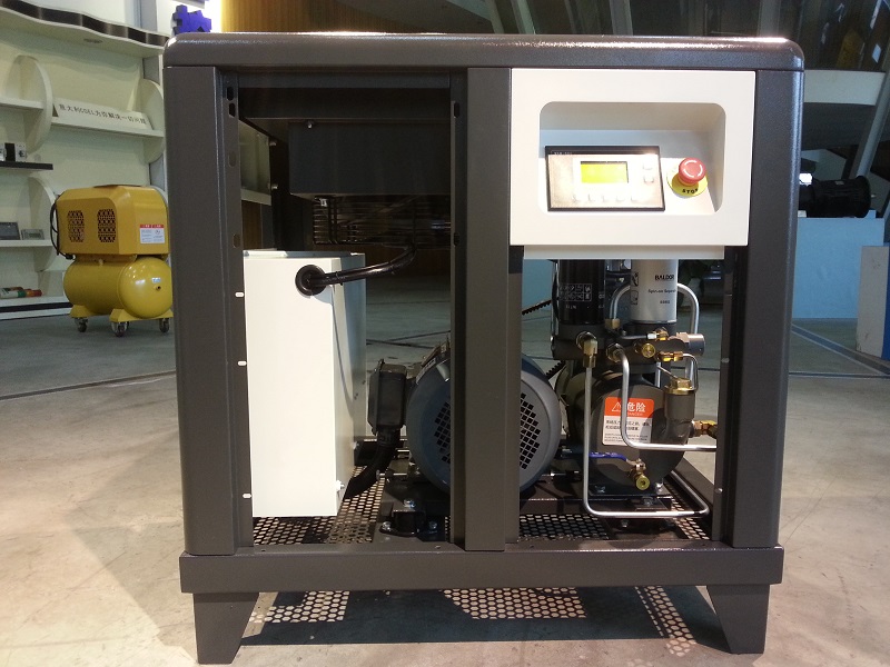 螺桿空壓機(jī)實(shí)物.jpg 螺桿空壓機(jī)實(shí)物.jpg
