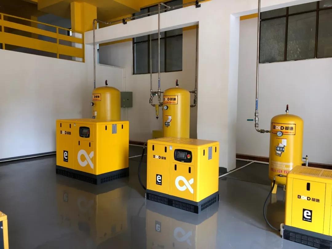 葆德空壓機安裝模擬現場